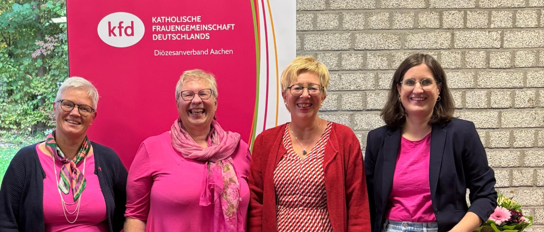 Neuer Diözesanvorstand der kfd Aachen (v.l.n.r.): Gabi Vogt, Regina Schulz, Claudia Kolletzki und Yasmin Raimundo