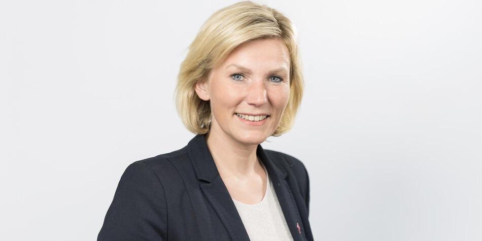 Anne König hält es als kfd-Bundesvorsitzende für 'nur gerecht, dass alle Mütter – ganz gleich, wie alt sie sind und wann ihre Kinder geboren wurden – die gleiche Wertschätzung erfahren.'